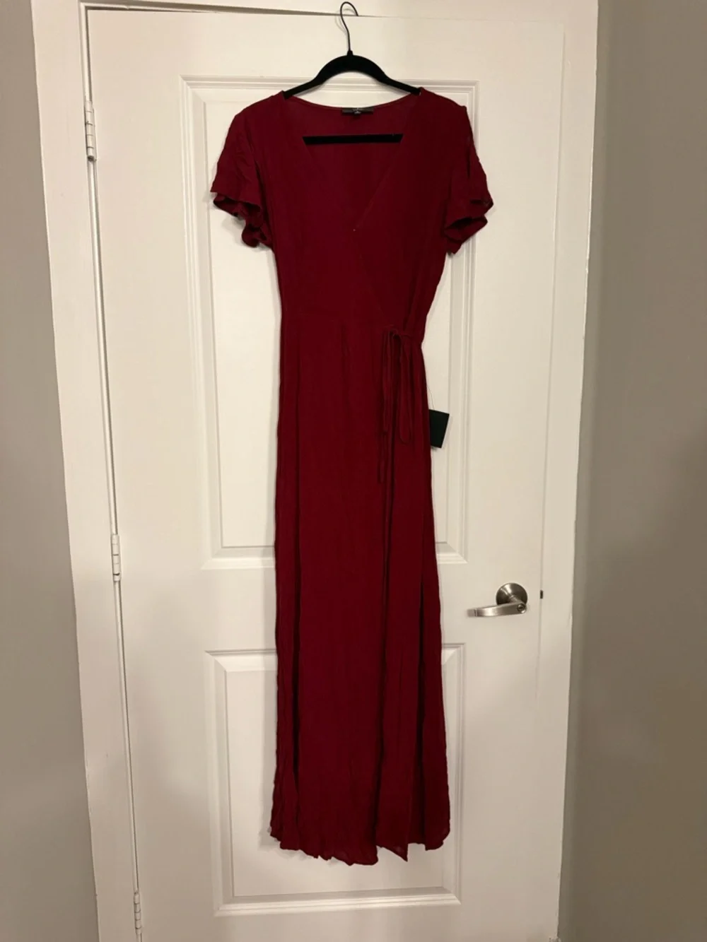 Lulus Red Wrap Maxi Dress Size Medium Flutter Sleeve Tie Waist Romantic NWT - Picture 2 of 7